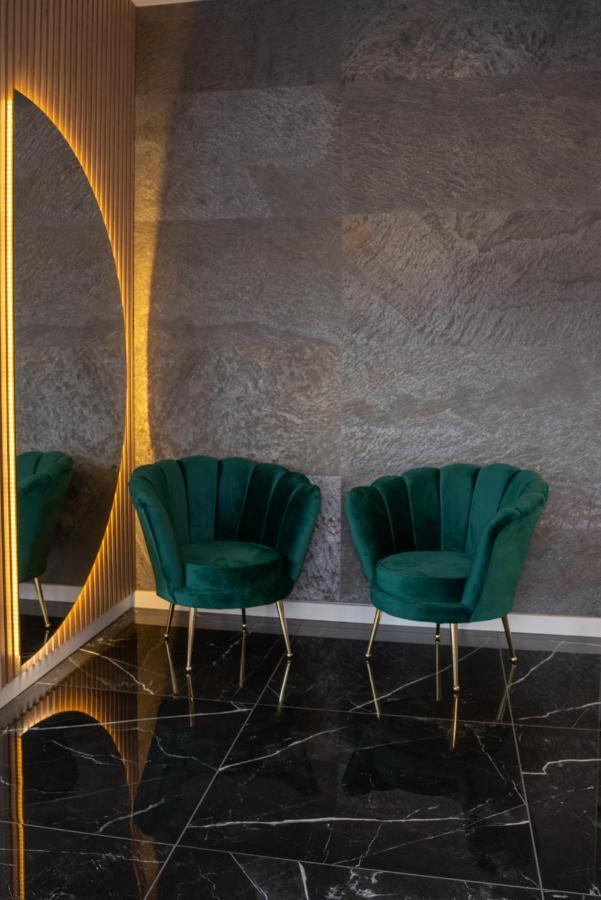 M City Aparthotel Arad Exterior foto