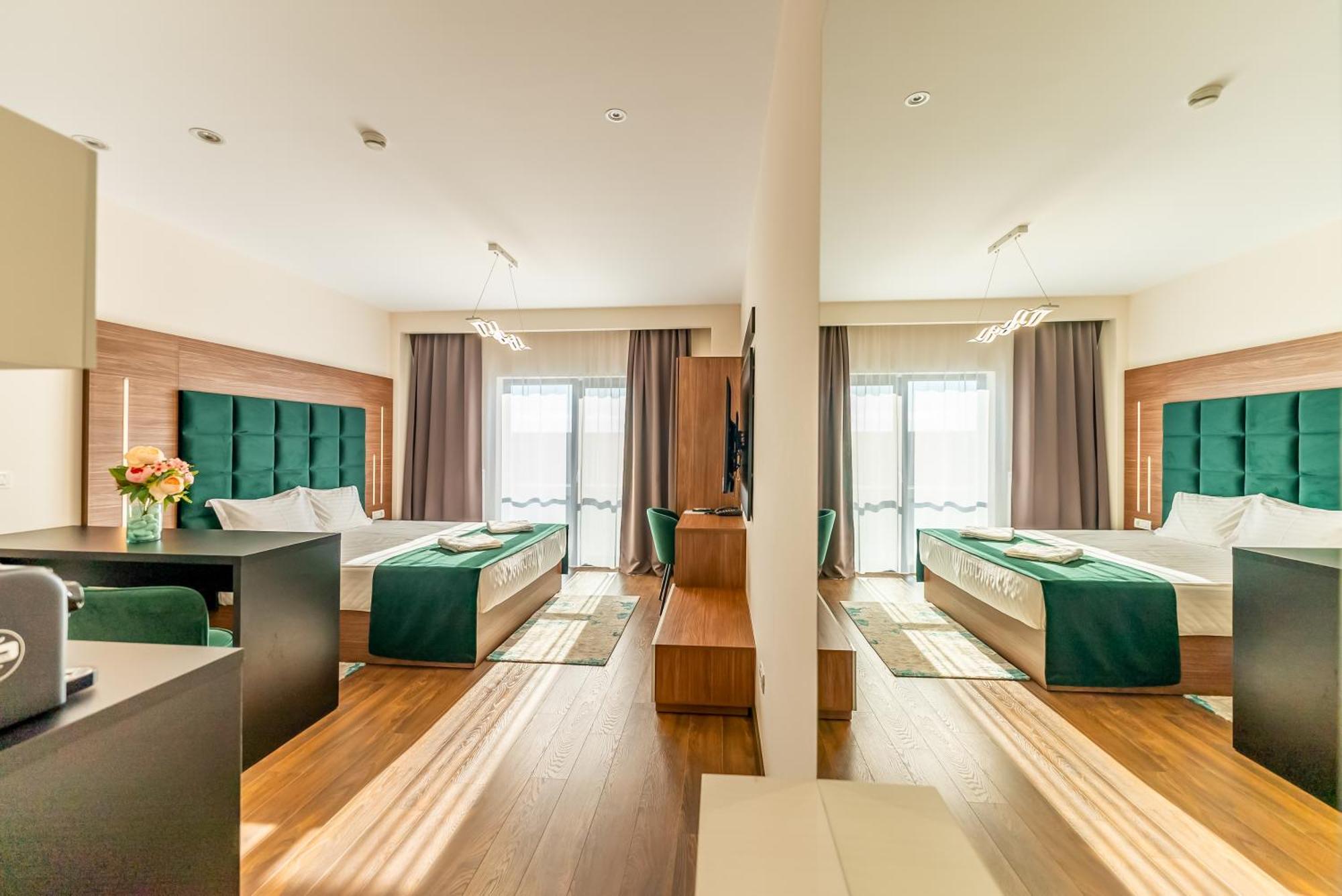 M City Aparthotel Arad Exterior foto